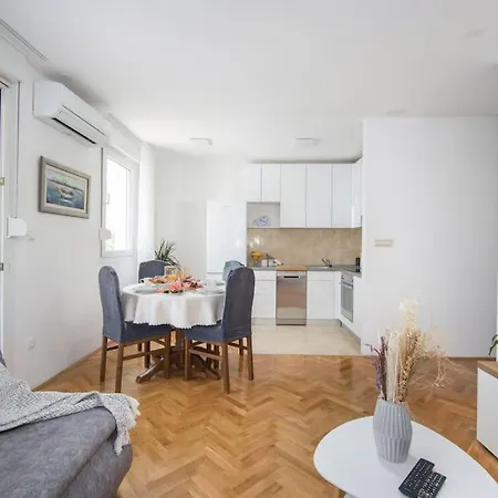 Apartment Maris *